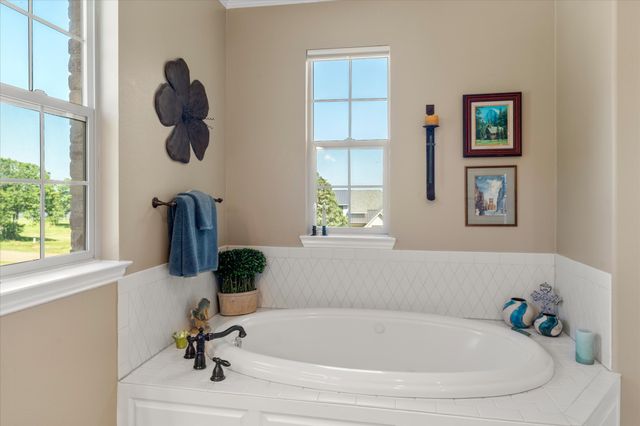 208 Cape Shore Drive, Mabank, TX 75143