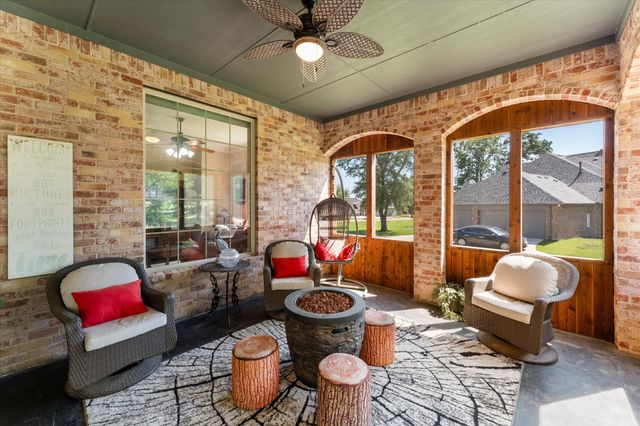 208 Cape Shore Drive, Mabank, TX 75143