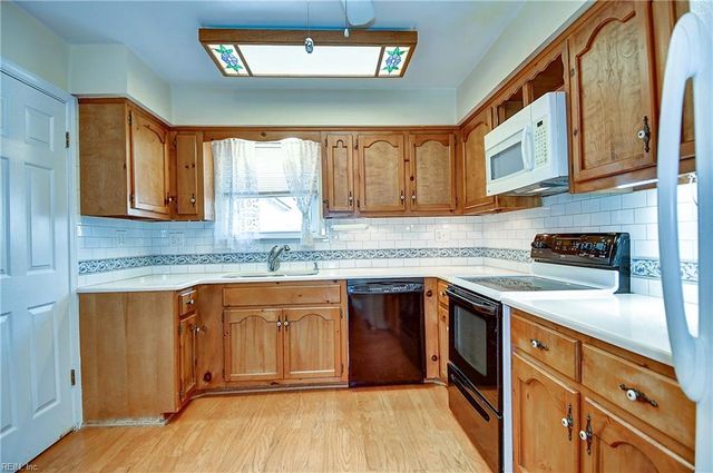 5329 Denver DR, Virginia Beach, VA 23464