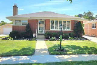 7057 W Madison Street, Niles, IL 60714