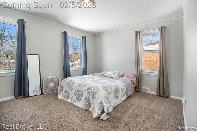 15390 Auburn Street, Detroit, MI 48223