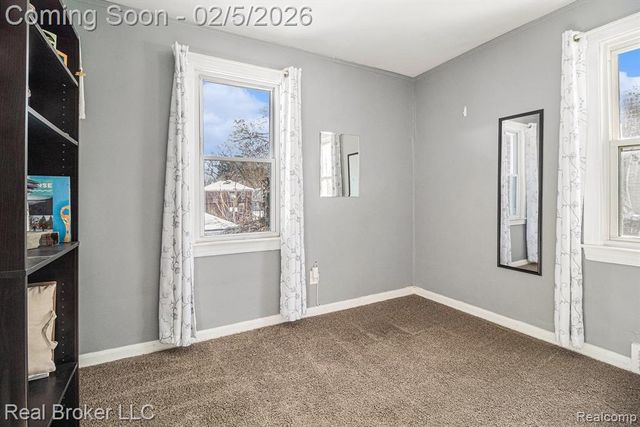 15390 Auburn Street, Detroit, MI 48223