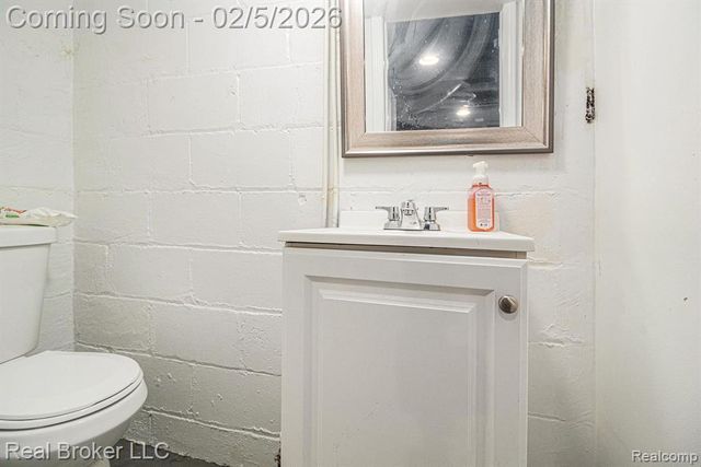 15390 Auburn Street, Detroit, MI 48223