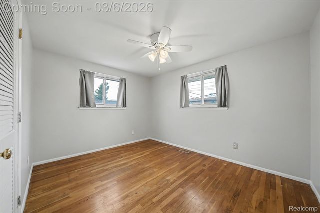 9228 Mueller Street, Taylor, MI 48180