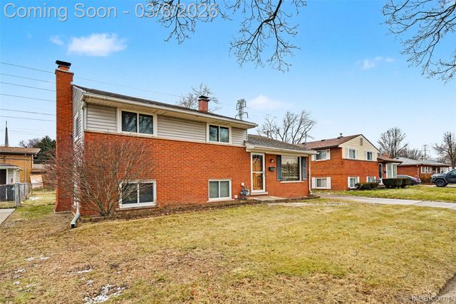 9228 Mueller Street, Taylor, MI 48180