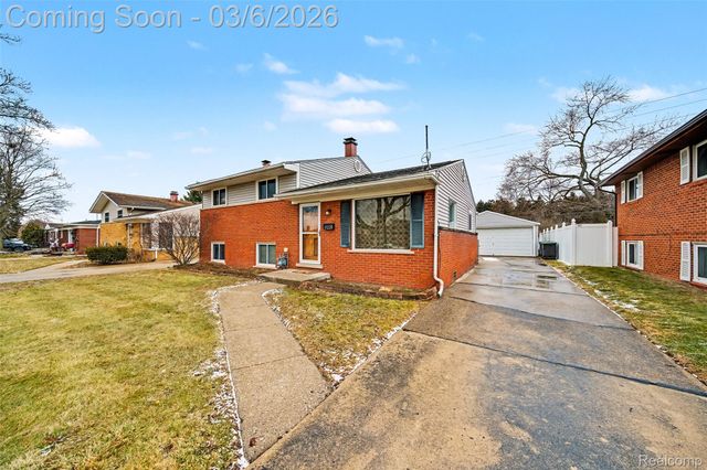 9228 Mueller Street, Taylor, MI 48180