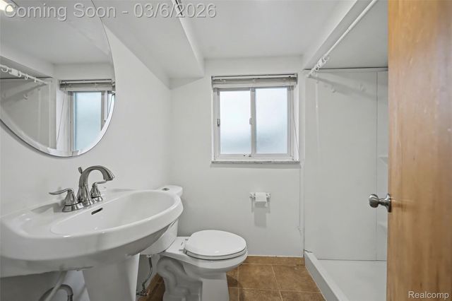 9228 Mueller Street, Taylor, MI 48180