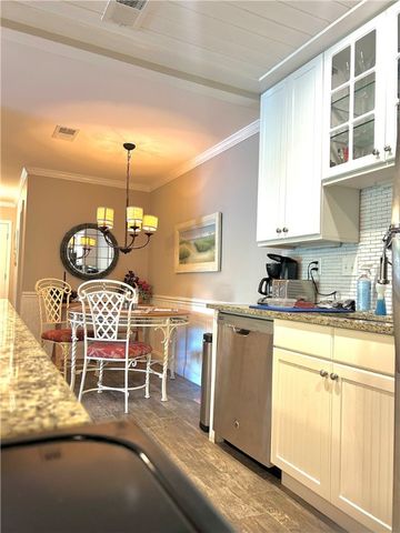 850 Mallery Street 9W, St Simons Island, GA 31522