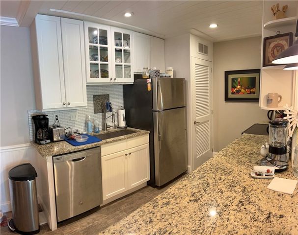 850 Mallery Street 9W, St Simons Island, GA 31522