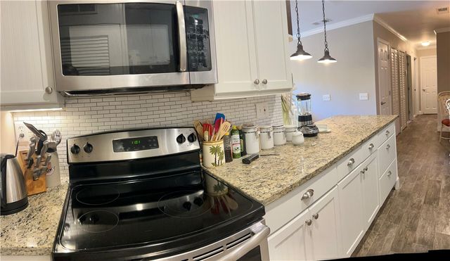 850 Mallery Street 9W, St Simons Island, GA 31522