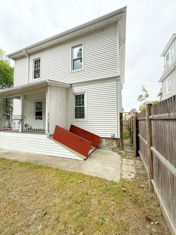 122 Armour St, New Bedford, MA 02740