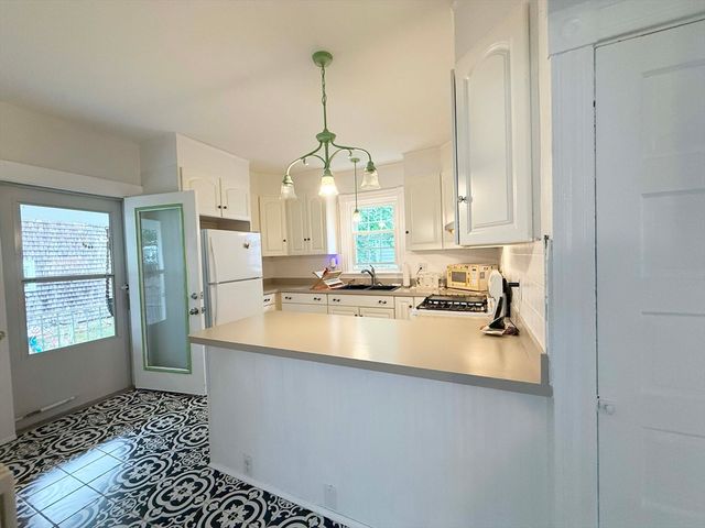122 Armour St, New Bedford, MA 02740
