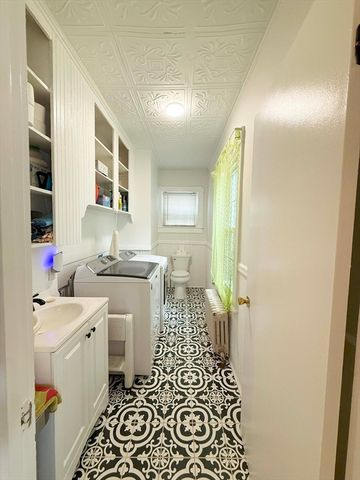 122 Armour St, New Bedford, MA 02740
