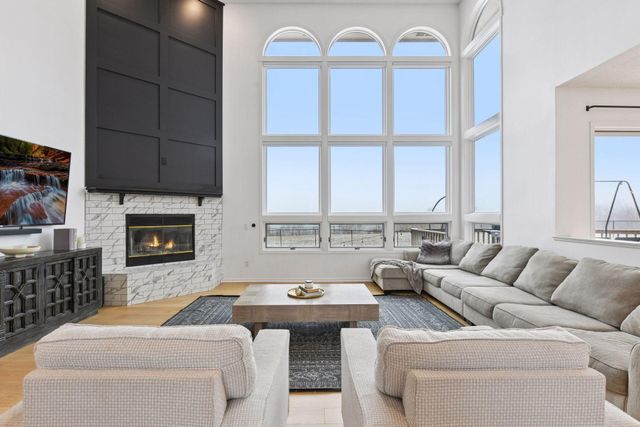 7041 Kenmare Drive, Bloomington, MN 55438