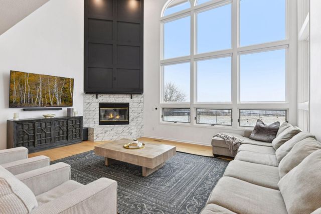 7041 Kenmare Drive, Bloomington, MN 55438