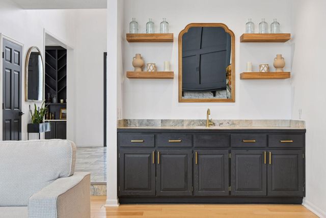 7041 Kenmare Drive, Bloomington, MN 55438