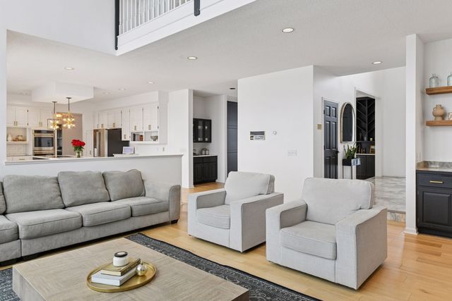 7041 Kenmare Drive, Bloomington, MN 55438