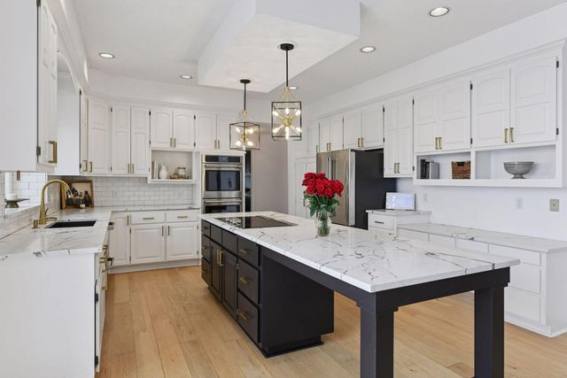 7041 Kenmare Drive, Bloomington, MN 55438