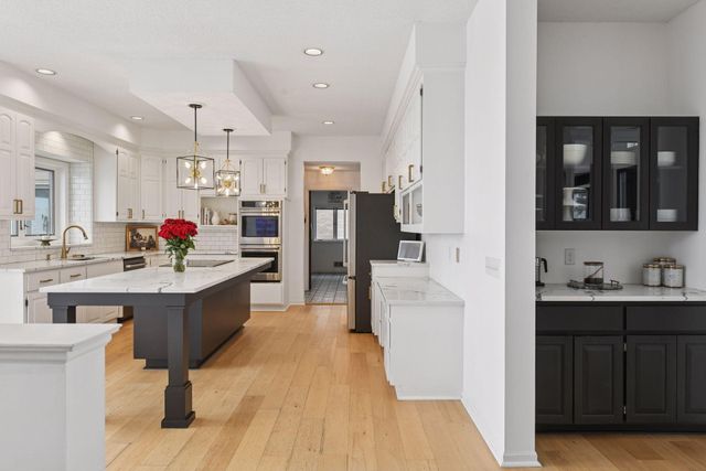 7041 Kenmare Drive, Bloomington, MN 55438