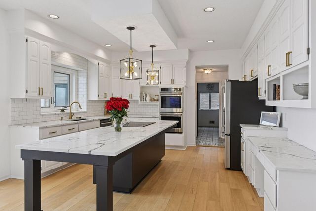 7041 Kenmare Drive, Bloomington, MN 55438