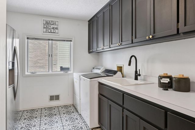 7041 Kenmare Drive, Bloomington, MN 55438