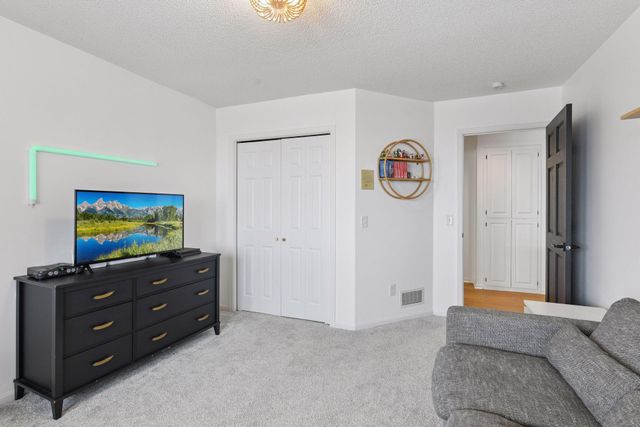 7041 Kenmare Drive, Bloomington, MN 55438