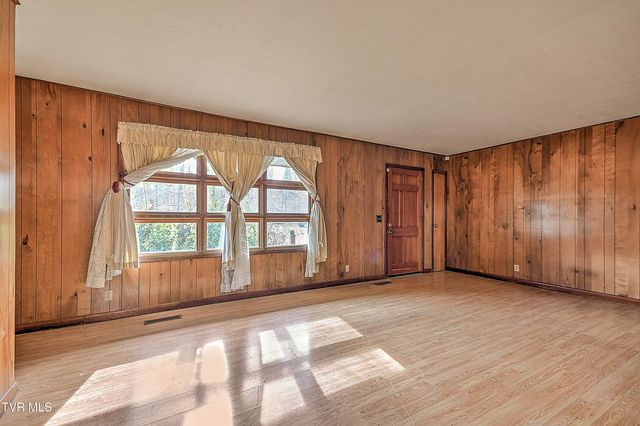 741 Gray Sta-Sul Springs Road, Gray, TN 37615