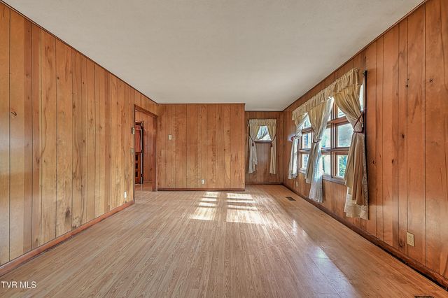 741 Gray Sta-Sul Springs Road, Gray, TN 37615