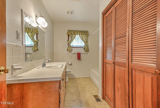 741 Gray Sta-Sul Springs Road, Gray, TN 37615