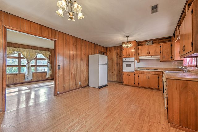 741 Gray Sta-Sul Springs Road, Gray, TN 37615