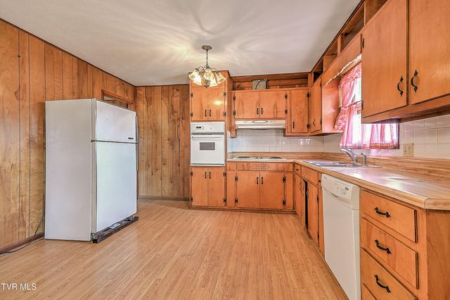 741 Gray Sta-Sul Springs Road, Gray, TN 37615