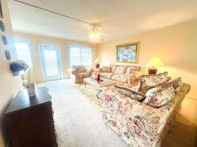 4101 Oakridge V, Deerfield Beach, FL 33442