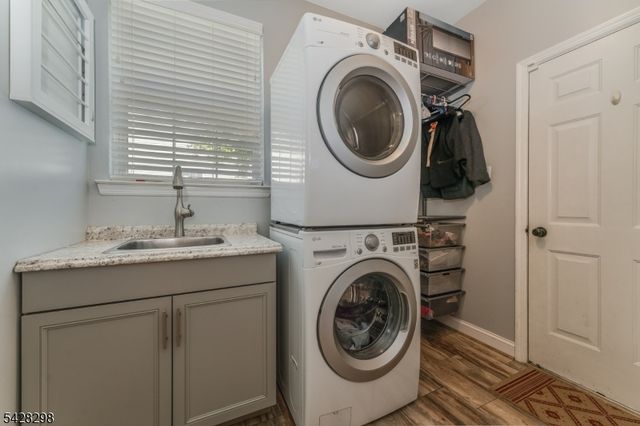 8 Miller Ln, Readington Twp., NJ 08889