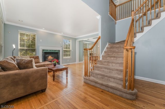 8 Miller Ln, Readington Twp., NJ 08889