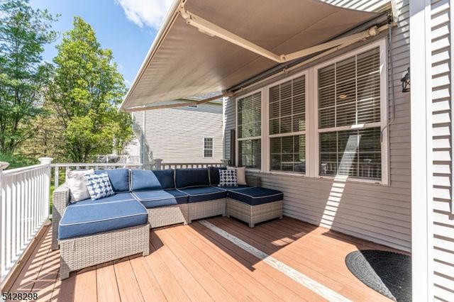 8 Miller Ln, Readington Twp., NJ 08889