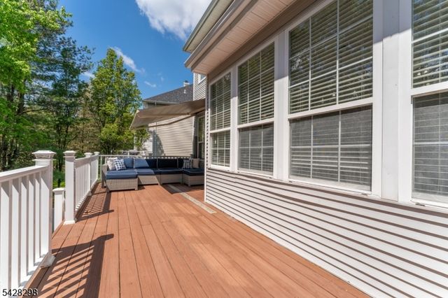 8 Miller Ln, Readington Twp., NJ 08889