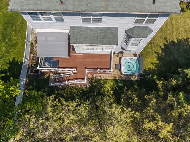 8 Miller Ln, Readington Twp., NJ 08889