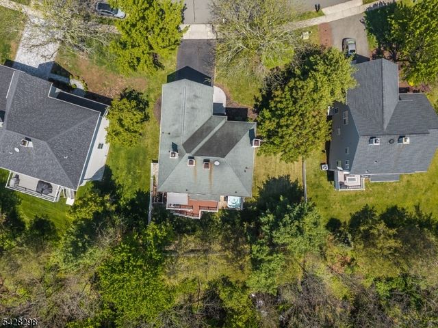 8 Miller Ln, Readington Twp., NJ 08889