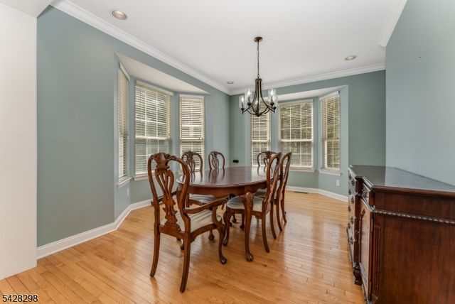 8 Miller Ln, Readington Twp., NJ 08889