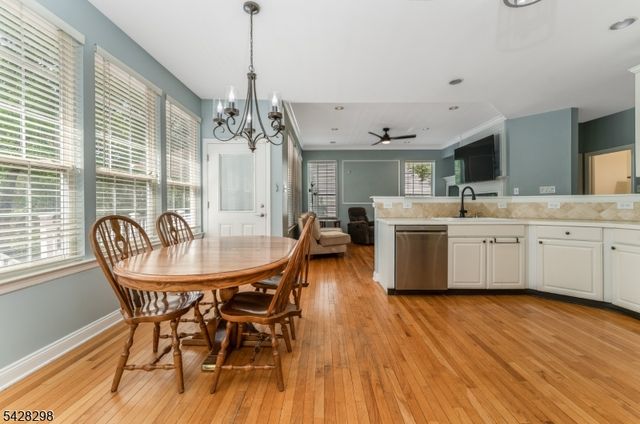 8 Miller Ln, Readington Twp., NJ 08889