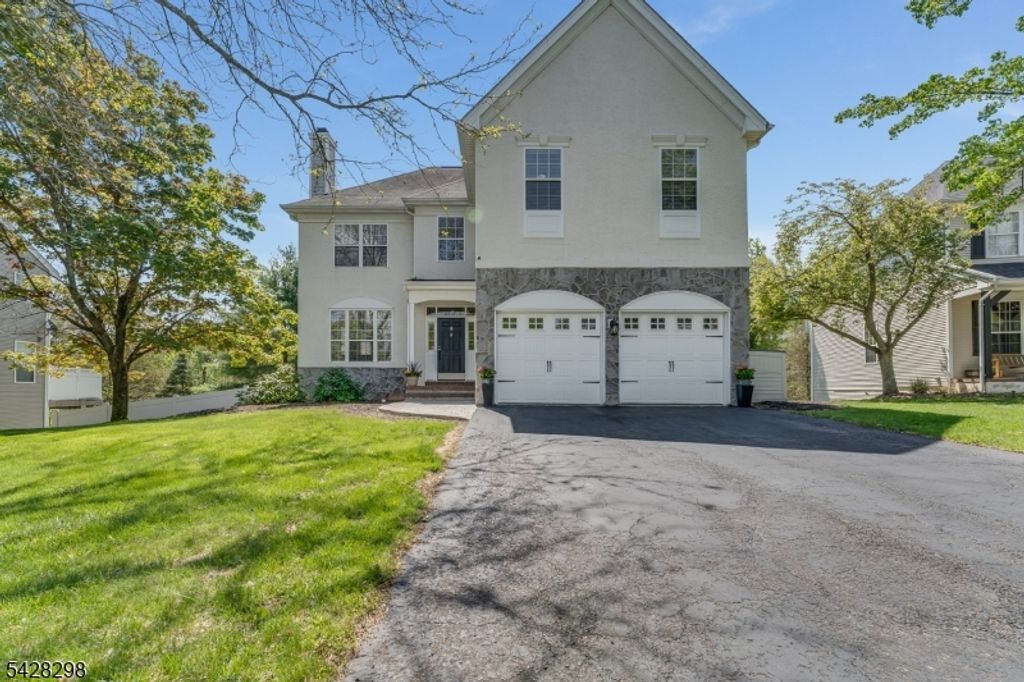 8 Miller Ln, Readington Twp., NJ 08889
