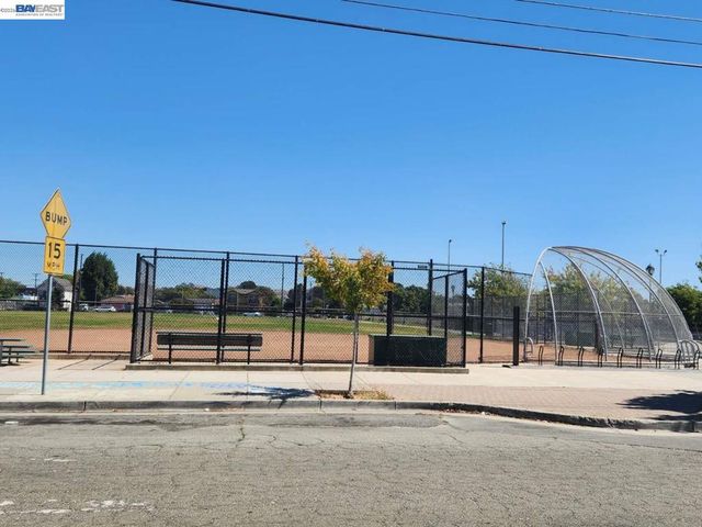 500 500 GERTRUDE AVE, Richmond, CA 94801