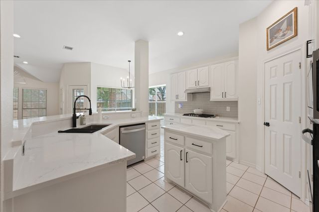 2811 Ashbury Drive, Richardson, TX 75082