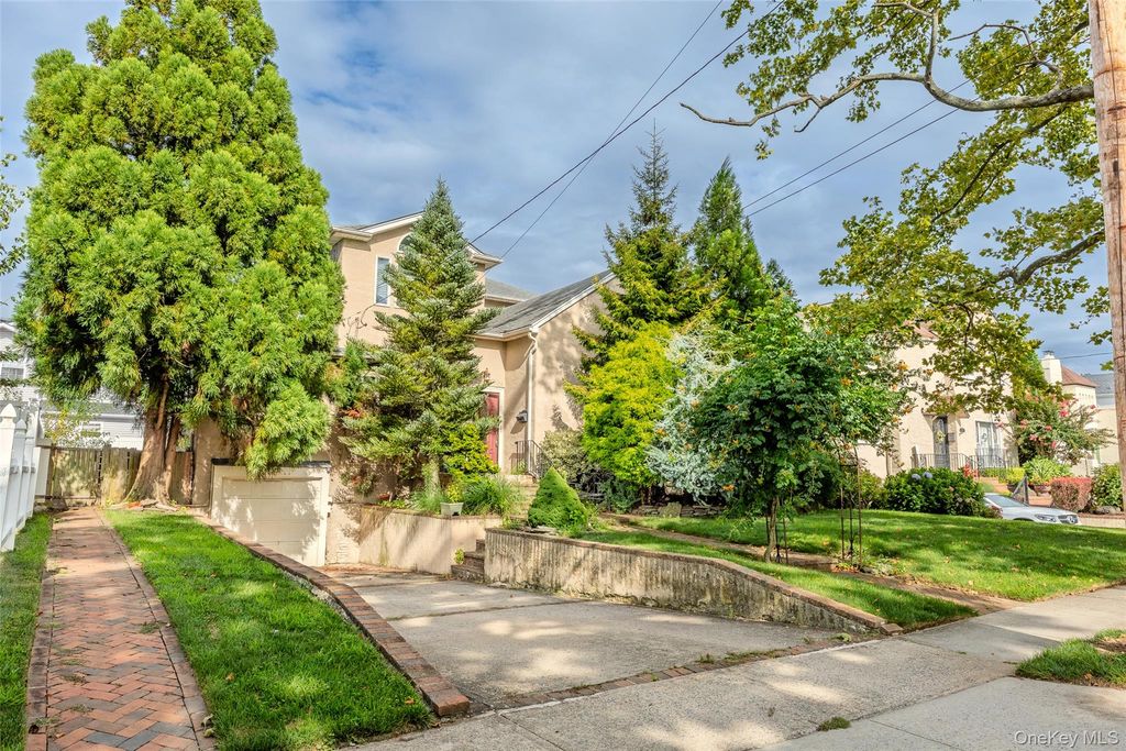 319 Frankel Boulevard, Merrick, NY 11566 — exterior