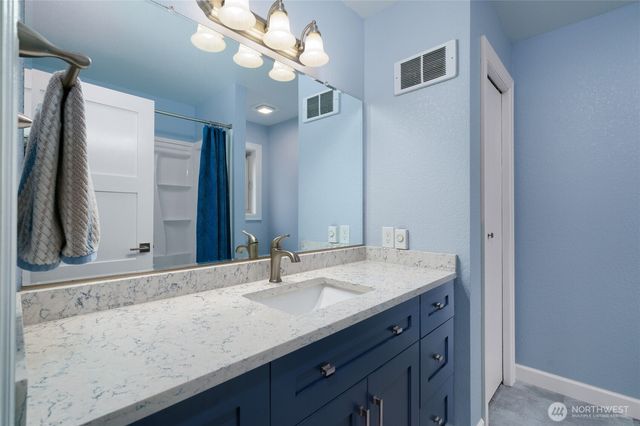 4211 Glasgow Way, Anacortes, WA 98221