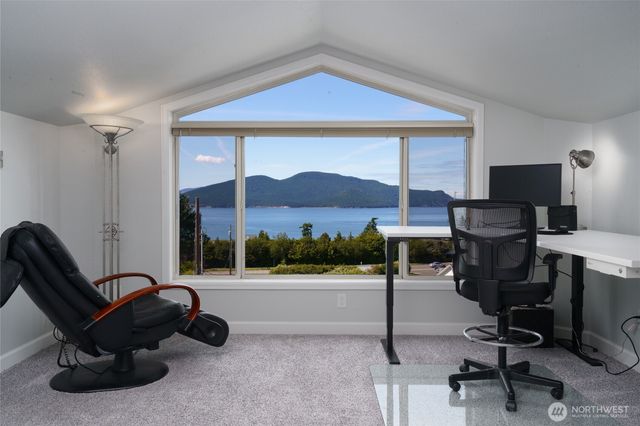 4211 Glasgow Way, Anacortes, WA 98221