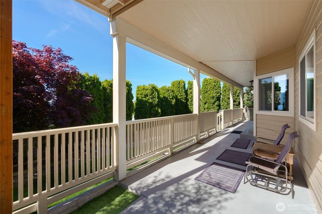 4211 Glasgow Way, Anacortes, WA 98221