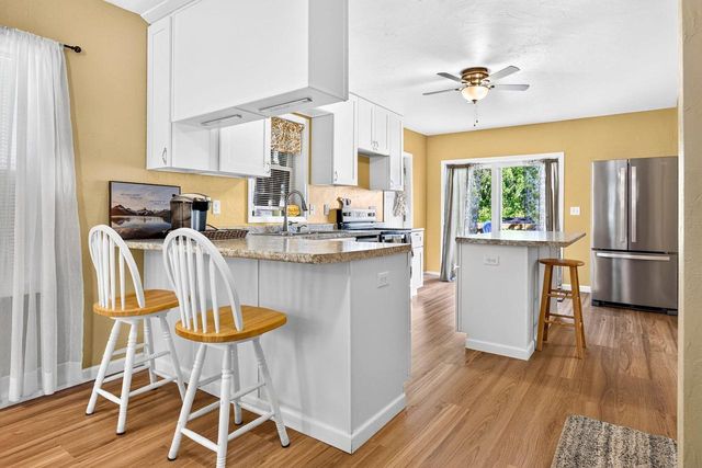 831 S BAIRD STREET, Green Bay, WI 54301