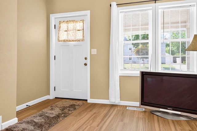 831 S BAIRD STREET, Green Bay, WI 54301