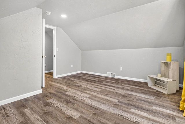 831 S BAIRD STREET, Green Bay, WI 54301